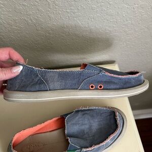 Sanuk slip ons size 8 in blue and coral